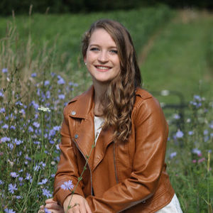 Meet your Posher, Ella